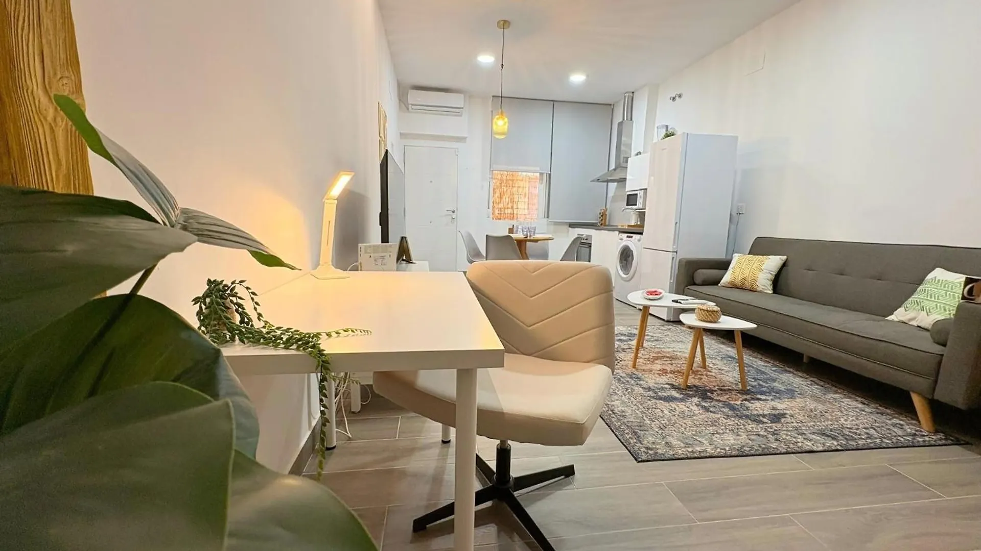Estudio Maria Zambrano A Pasos De La Estacion Malaga Spain